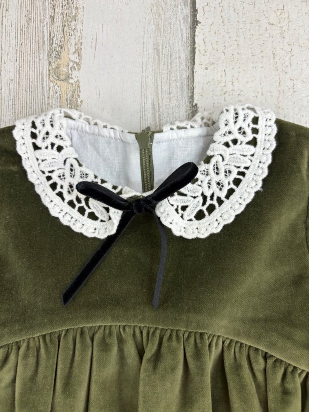 La Coqueta Girls Sz 3T Antonella Green Velvet Dress NWT - Picture 3 of 16